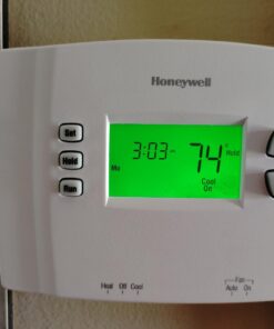 Honeywell Home 5-2 Day Programmable Thermostat/Not for Baseboard/Line Volt Heating Systems, Forced Air only 19 71Mua7GIryL