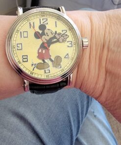 Disney Mickey Mouse Adult Vintage Articulating Hands Analog Quartz Watch Silver, Black 42 71N3NfPCFyL