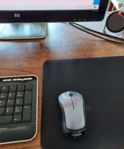 Amazon Basics Square Mouse Pad, Cloth with Rubberized Base, Standard, Black Single 23 71N5N1bD4L