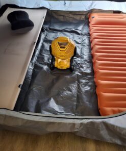 Coleman Skydome Camping Tent, 2/4/6/8 Person Family Dome Tent with 5 Minute Setup, Strong Frame can Withstand 35MPH Winds, Roomy Interior with Extra Storage Included Blue 4-person 38 71NZBDfcfDL