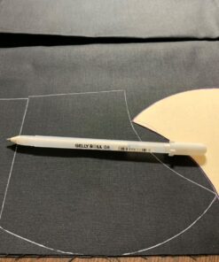 SAKURA Gelly Roll Gel Pens - Medium Point Ink Pen for Journaling, Art, or Drawing - Classic White Ink - 6 Pack 6 Count (Pack of 1) Medium Tip 28 71P4XAoTFXL