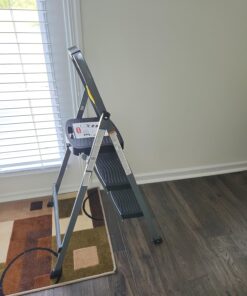 Rubbermaid RM-3W 3-Step Steel Step Ladder with Hand Grip, 200 lb Capacity, Silver 3-Step Stool 32 71P6eZFY9bL