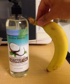 Radha Beauty Fractionated Coconut Oil - 100% Pure & Natural Carrier and Base Oil for Aromatherapy, Hair and Skin - Comes with Pump, 16 fl oz. 33 71PM7MYo0ML 2