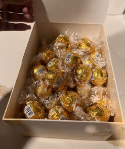 Lindt LINDOR White Chocolate Candy Truffles with Smooth, Melting Truffle Center, Chocolate for Holidays, 25.4 oz., 60 Count 33 71PP5dCZXxL