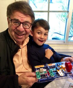 Snap Circuits Classic SC-300 Electronics Exploration Kit | Over 300 Projects | Full Color Manual Parts | STEM Educational Toy for Kids 8+ 2.3 x 13.6 x 19.3 inches 36 71PnLl7XNPL