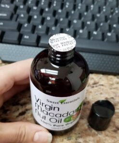 100% Pure Cold Pressed Organic Virgin / Unrefined Macadamia Nut Oil - 4oz - Imported From Italy - Offers Relief From Dry & Cracked Skin, Eczema, Baby Eczema, Psoriasis, Dermatitis, Rosacea & All Common Skin Conditions, Best Natural Moisturizer - 100% N... 29 71Q7FgVn7UL