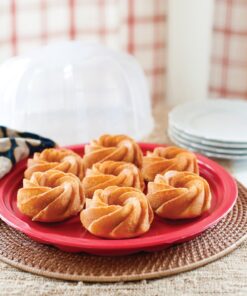 Nordic Ware Bundt Cake Keeper, Plastic, 13 in L X 12 in W X 7 in H, Red 27 71QBhmTQnNL