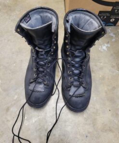 Huberd’s Shoe Oil - Leather conditioner and waterproofer since 1921. Easy pour formula waterproofs, softens, and conditions boots, shoes, bags, belts, gloves, saddles, tack and harness. 27 71QVPvKGzLL 1