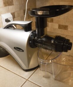 Omega NC800HDS Cold Press Juicer Machine, Vegetable and Fruit Juice Extractor and Nutrition System, Dual-Stage Slow Masticating Juicer, 150 W, Silver 45 71QbHbjYi2L