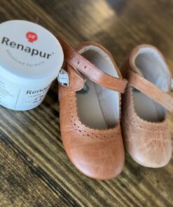 Renapur Leather Balsam, Natural Conditioner, Protector and Restorer — for Leather Furniture, footwear, Purses & Bags, Car interiors & Bikes, Saddlery & Tack. (6.7 fl oz + Applicator Sponge) 35 71QcyBmcwfL