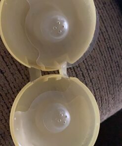 Medela Contact Nipple Shield for Breastfeeding, 24mm Medium Nippleshield, For Latch Difficulties or Flat or Inverted Nipples, 2 Count with Carrying Case, Made Without BPA Shields with Case 2 Count (Pack of 1) 31 71QeBZguHTL