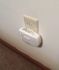 First Alert CO605 Plug-In Carbon Monoxide Detector with Battery Backup , White 1-Pack Alarm 35 71QsHrEb3CL