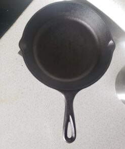 Lodge Seasoned Cast Iron 5 Piece Bundle. 10.5" Griddle, 8" Skillet, 10.25" Skillet, 10.25" Dutch Oven, and 10.25" Lid,Black 41 71RGHB5oE8L