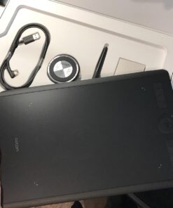 Wacom Intuos Pro Medium Bluetooth Graphics Drawing Tablet, 8 Customizable ExpressKeys, 8192 Pressure Sensitive Pro Pen 2 Included, Compatible with Mac OS and Windows,Black Regular 29 71RHmDtBe6L