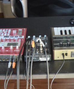 Behringer XENYX 502 Premium 5-Input 2-Bus Mixer with XENYX Mic Preamp and British EQ 22 71RQ2qXWzdL