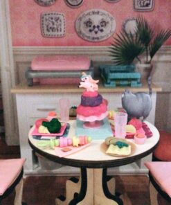 Barbie Kitchen Playset with Doll, Lights & Sounds, Food Molds, 5 Dough Colors and 20+ Accessories Standard 24 71RR1n9xUL