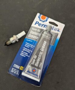 Permatex 22058 Dielectric Tune-Up Grease, 3oz. - High Performance Dielectric Grease Used To Protect Terminals, Spark Plugs, Wiring And Other Electrical Connections Against Salt, Dirt, And Corrosion Pack of 1 3 oz. 16 71RV4HWEx1L