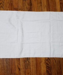 Utopia Towels 6 Pack Small Bath Towel Set, 100% Ring Spun Cotton (22 x 44 Inches) Lightweight and Highly Absorbent Quick Drying Towels, Premium Towels for Hotel, Spa and Bathroom (White) 22 x 44 Inches White 34 71RiN0c8uML