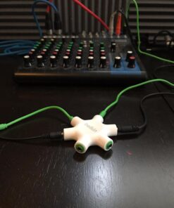 Belkin Rockstar 5-Jack Multi Headphone Audio Splitter (Light Green) - Headphone Splitter Designed To Connect Up To 5 Devices For Classrooms, Audio Mixing & Shared Experiences - For iPhone, iPad & More Light Green 15 71RvEInrIsL