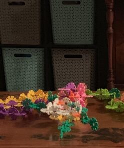 VIAHART Brain Flakes 500 Piece Interlocking Plastic Disc Set - A Creative and Educational Alternative to Building Blocks - Tested for Children's Safety - A Great Stem Toy for Both Boys and Girls 50 71SBjnX8uL