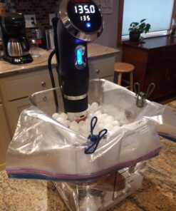 Rubbermaid Commercial Products Space Saving Food Storage Container, 8-Quart, Clear,-40 F to 121 F Temperature Range, Best use for Restaurant Kitchens/Wet and Dry Food/Meats/Pasta ,Lid not included 8 Qt. 19 71SEq7X2cnL