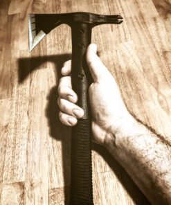 SOG Survival Hawk - Specialty Outdoor Tactical Hatchet, Fire Starter, Nail Puller, Hammer, Multi-Purpose Blade with Reflective Paracord Wrapped Handle (SK1001-CP),Black Survival Tomahawk 30 71SWiJpQNZL