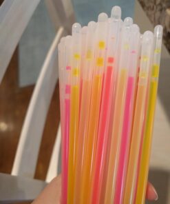 VIVII Glowsticks, 100 Light up Toys Glow Stick Bracelets Mixed Colors Party Favors Supplies (Tube of 100) 38 71SlqVZwIXL