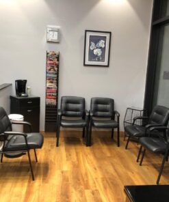 Amazon Basics Classic Faux Leather Office Desk Guest Chair with Metal Frame, Black, 27.4D x 23.6W x 35.8H in 42 71T1X t3L