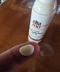 EltaMD UV Clear Face Sunscreen, SPF 46 Oil Free Sunscreen with Zinc Oxide, Protects and Calms Sensitive Skin and Acne-Prone Skin, Lightweight, Silky, Dermatologist Recommended, 1.7 oz Pump 35 71TDvYMttNL