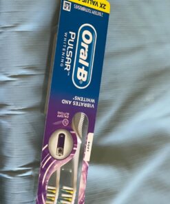 Oral-B Pulsar 3D White Pulsar Battery Toothbrush, Soft, 2 Count (Colors May Vary) 2 Count (Pack of 1) 32 71TOZ787bL