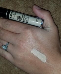 NYX PROFESSIONAL MAKEUP HD Studio Photogenic Concealer Wand, Medium Coverage - Beige 04 BEIGE 0.11 Ounce (Pack of 1) 30 71TmimSk0sL