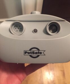 PetSafe Indoor Ultrasonic Dog Bark Control - No Collar Needed - Up to 25 ft Range - Anti-Bark Pet Training System - Automatic with Manual Trainer Button One Size 23 71TvMke679L