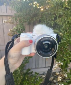Sony Alpha ZV-E10 - APS-C Interchangeable Lens Mirrorless Vlog Camera Kit - White w/16-50mm Base 37 71UJS1tyzGL