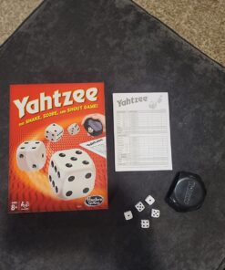 Hasbro Gaming Yahtzee 28 71Uqb7ub8vL