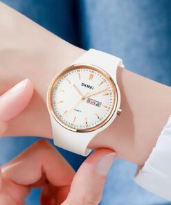 FANMIS Unisex Outdoor Sport Jelly Watch Simple Casual Analog Watches 3ATM Waterproof Minimalism Watches for Young Women Silicone Strap A White 13 71V8OUrRJdL