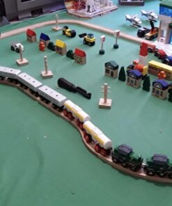 BRIO World 33214 - Freight Battery Engine - 1 Piece Wooden Toy Train Set for Kids Age 3 and Up, Green 20 71VEF0U62wL