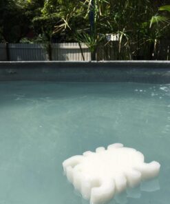 2 pack Scumbug (tm) Oil-Absorbing Sponge Devours Scum, Slime & Grime From Pools & Spas 25 71VJwWVdapL