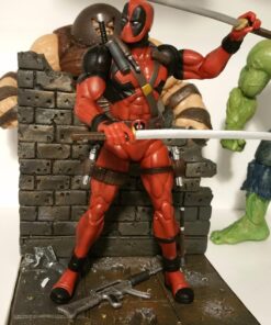 Diamond Select Toys Marvel Select: Deadpool Action Figure,Red,black,Standard 37 71VcEOC0XL