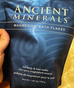 Ancient Minerals Magnesium Bath Flakes of Pure Genuine Zechstein Chloride - Resealable Magnesium Supplement Bag That Will Outperform Leading Epsom Salts (26.4 Ounce) 1.65 Pound (Pack of 1) 27 71W8uilmY2L