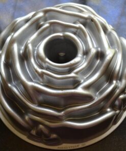 Nordic Ware Platinum Rose Cast Aluminum Bundt Pan, One size, copper 65 71WavRMDRlL