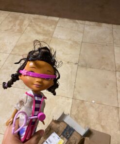 Doc McStuffins Toy Hospital Doc 8.5 Inch Articulated Doll with Doctor Accessories, Kids Toys for Ages 3 Up by Just Play 23 71WgADtoIbL