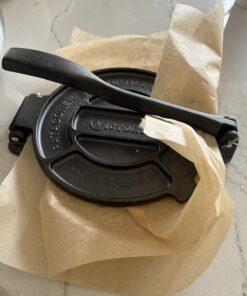 Victoria Cast Iron Tortilla Press, Tortilla and Roti Maker, Made in Colombia, 8 Inches 8" 58 71XXjBk44L