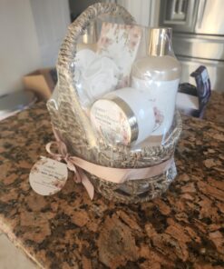 Home Spa Gift Basket - Honey & Almond Scent - Luxury Bath & Body Set For Women and Men With Shower Gel, Bubble Bath, Body Lotion, Bath Salt, Bath Bomb, Bath Puff & Handmade Weaved Basket 21 71Xy39 aXRL