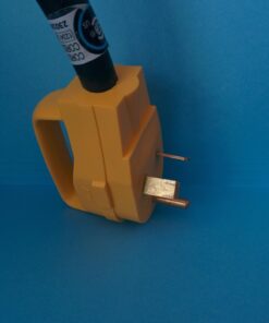 Camco PowerGrip 30-Amp Camper/male RV Extension Cord | Features a Durable Heat-Resistant PVC Construction with 10-Gauge Wires and a Flexible Design | Rated for 125 Volts/3750 Watts | 25-Feet (55191) 27 71Y5L6YxV2L