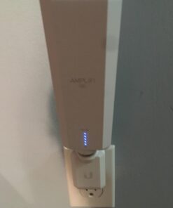 AmpliFi HD WiFi System by Ubiquiti Labs, Seamless Whole Home Wireless Internet Coverage, HD WiFi Router, 2 Mesh Points, 4 Gigabit Ethernet, 1 WAN Port, Ethernet Cable, Replaces Router & WiFi Extenders AmpliFi HD 36 71YcJSVnpL