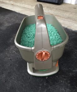 Scotts Wizz Spreader for Grass Seed, Fertilizer, Salt and Ice Melt, Handheld Spreader Holds up to 2,500 sq. ft. of Product 1 Pack 45 71Ymiv3F6FL 1