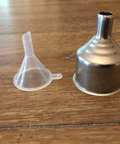 SE Stainless Steel Funnel for Flasks, Small Metal Funnel for Filling Drinking Liquor Flask, Transferring Oil, Juice, Milk, Attached Screw-On Cap 26 71ZAMndIzwL