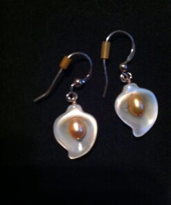 14K Gold Mother-of-Pearl Calla Lily Drop Earrings 14 71ZKSgGnLdL