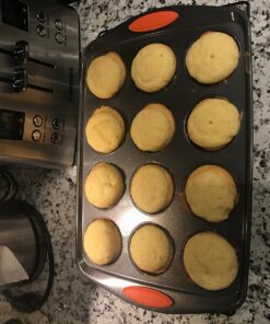 Rachael Ray Yum -o Nonstick Bakeware 12-Cup Muffin Tin With Grips / Nonstick 12-Cup Cupcake Tin With Grips - 12 Cup, Gray Orange Grips 30 71ZQz81TUEL