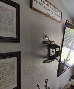 Mount Factory Heavy-Duty Full Motion TV Wall Mount - Articulating Swivel Bracket Fits Flat Screen Televisions from 42" to 70" (VESA 400 x 600 Compatible) - Tilt Swing Out Arm with 10' HDMI Cable 61 71Zs0UCgLAL